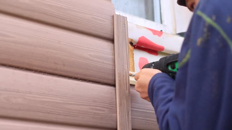 Best Residential Vinyl Siding Installation  in Riverview, MI